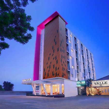 Favehotel Simpang Lima - Semarang Bagian luar foto